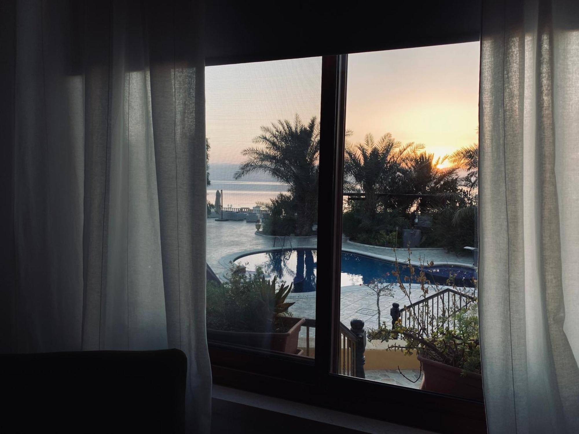 The Precious Guesthouse Sweimeh エクステリア 写真